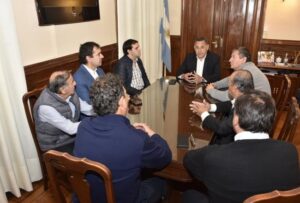 Reunión entre miembros de la UTHGRA con el secretario de Gobierno y Justicia de Tucumán para coordinar soluciones para el sector