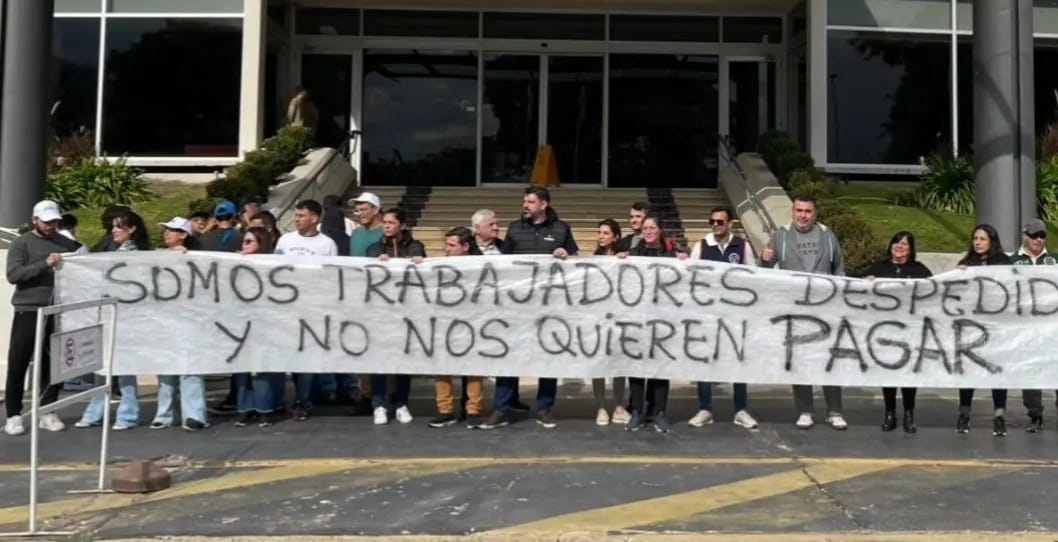 UTHGRA Paraná acompañó el reclamo de trabajadores despedidos