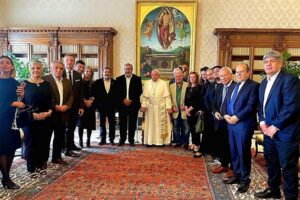 Argentino Geneiro representó a la UTHGRA en el encuentro con el Papa Francisco