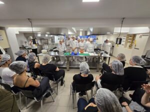 Estudiantes universitarios chilenos visitaron el IFTS N°34 para intercambiar diversas experiencias y aprendizajes
